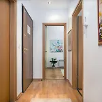 Apartment Duplex + Garage *