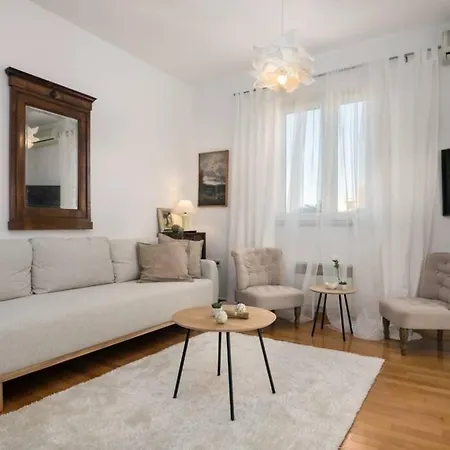 Duplex + Garage *