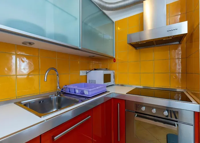 Duplex + Garage 아파트 *