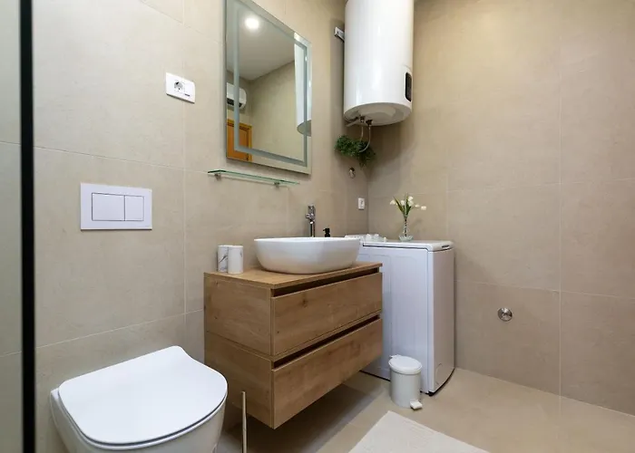 아파트 Duplex + Garage